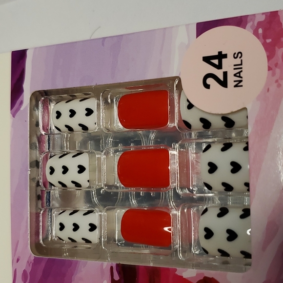 Press On Nail 24 Pieces Heart False Nails - Picture 2 of 3